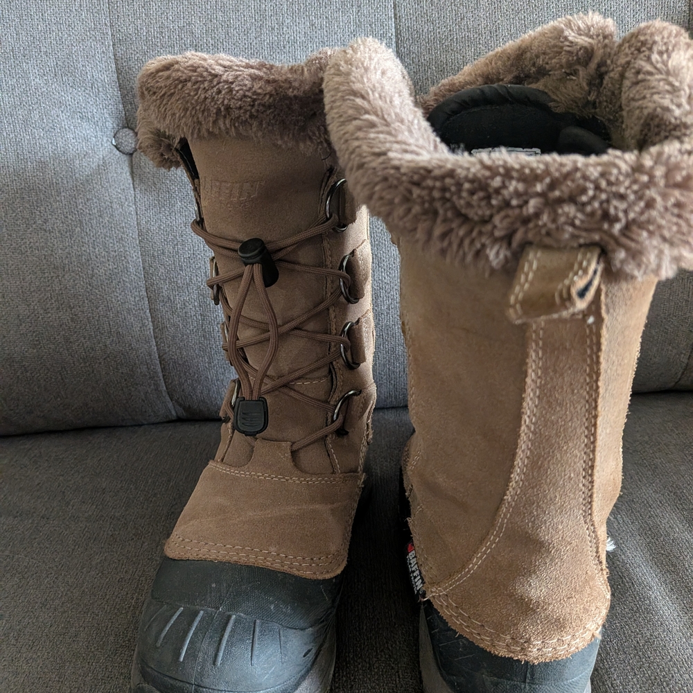 Baffin Women's Tan Suede Insulated Winter Boots with Faux Fur Cuff